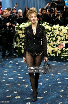 Met_Gala_Celebrating_Superfine_Tailoring_Black_Style_2025_284129.jpg
