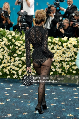 Met_Gala_Celebrating_Superfine_Tailoring_Black_Style_2025_285629.jpg