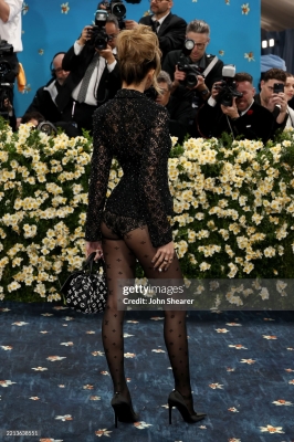 Met_Gala_Celebrating_Superfine_Tailoring_Black_Style_2025_286029.jpg